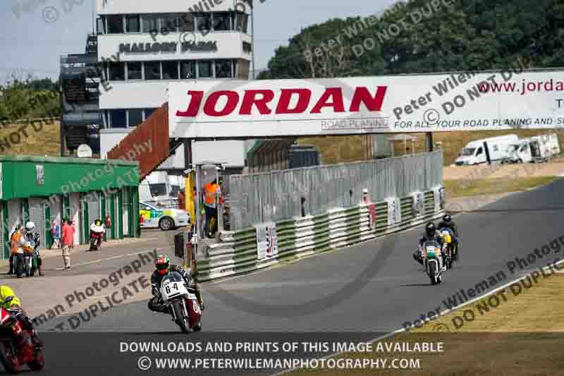 Vintage motorcycle club;eventdigitalimages;mallory park;mallory park trackday photographs;no limits trackdays;peter wileman photography;trackday digital images;trackday photos;vmcc festival 1000 bikes photographs